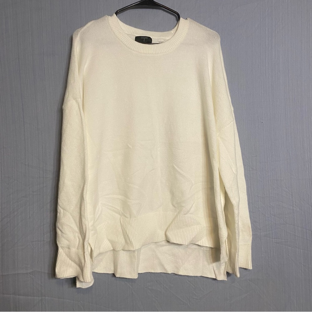 Tahari Ivory Knit Pullover